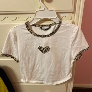cropped white shirt with cheetah print